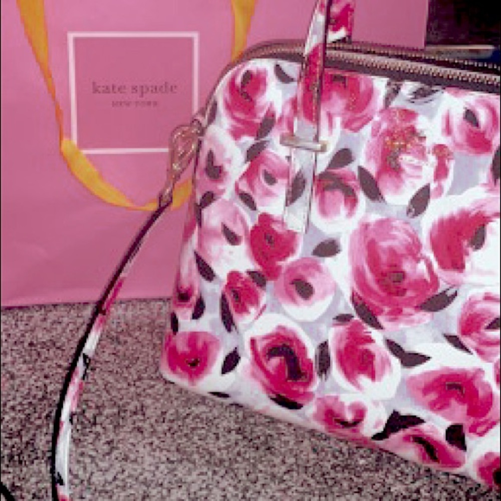 😢SOLD!!! Kate Spade floral satchel tags